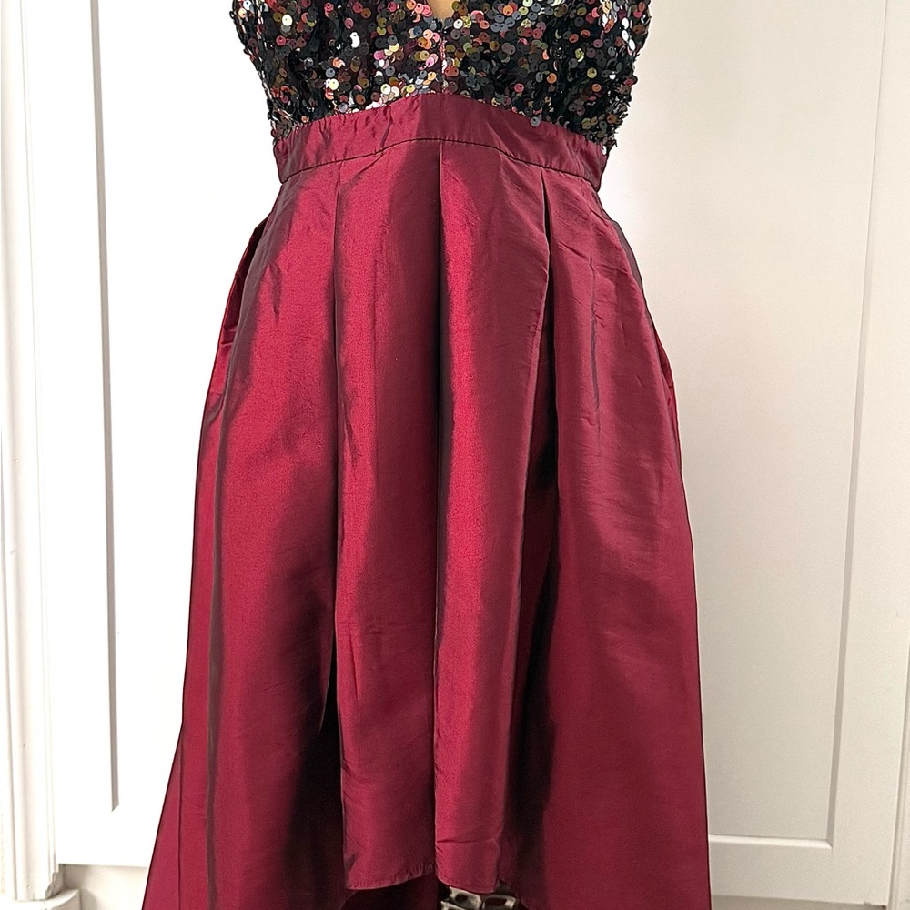 Elegant Burgundy taffeta Sequined Formal Dress